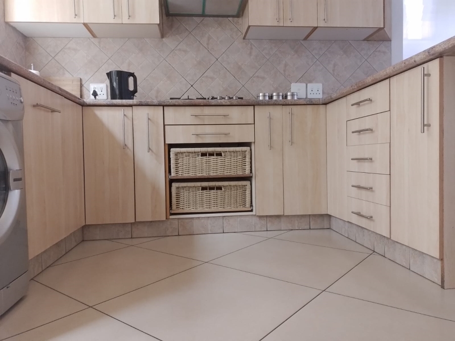 To Let 3 Bedroom Property for Rent in Jagtershof Western Cape